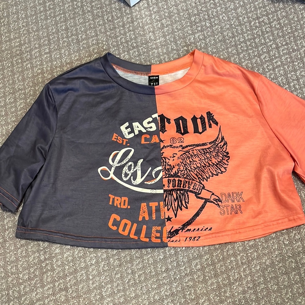SHEIN CROP TOP SIZE SMALL COMFY 
T-SHIRT